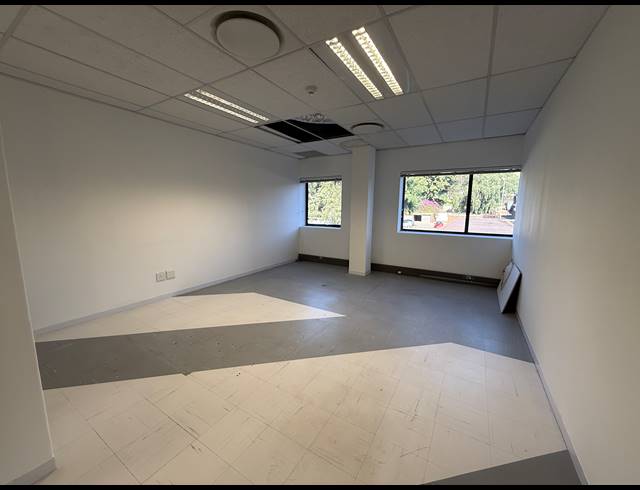 1,028M² OFFICE TO LET IN PARKTOWN